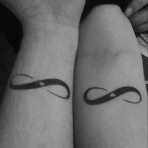 My best friend and me have the same tatoo because we loved it for the infinity. My best friend is the most important girl in my life