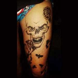 #skull #skulltattoo #raventattoo #roses #selftattoo #freehandtattoo  self tattoo upside down and freehand. Unfinished....