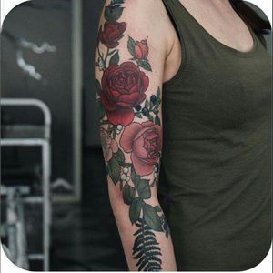 Half or full sleeve in this style, with roses, sunflowers, irises and violets.  #megandreamtattoo #pleasetattoome