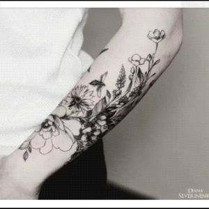*Not my image, not my tattoo!* Gorgeous Blackwood inspiration✨ #blackwork #floral #halfsleeve