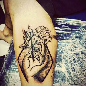 Tattoo feita na minha perna esquerda. Por Oreia ink tatto. #dotwork #pontilhismo #OreiaFrancis