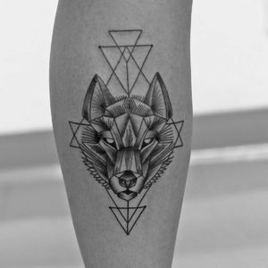 Wolfs are fantastic animals I want somthing like this, i like the geometric style in the Background#megandreamtattoo