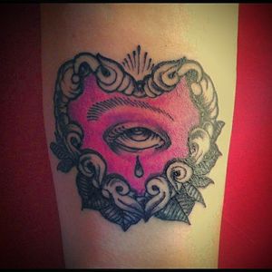 Eyes in the heart#giaanskimmer#tattoo#tatuaje#heart#corazon#eye#pink#rosestattoo#trash#girltattoo#chikantradicional