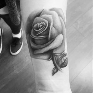 🌹 #tattoo #TattooGirl #blackandgrey #rose #firsttattoo