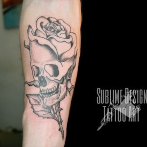 #skulltattoo #skullrosetattoo #tattoo #tatooartist #argentinatattoo #buenosairestattoo #artist #sublimedesigntattooart