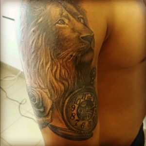 #lion #lionhead #clock #rose #family