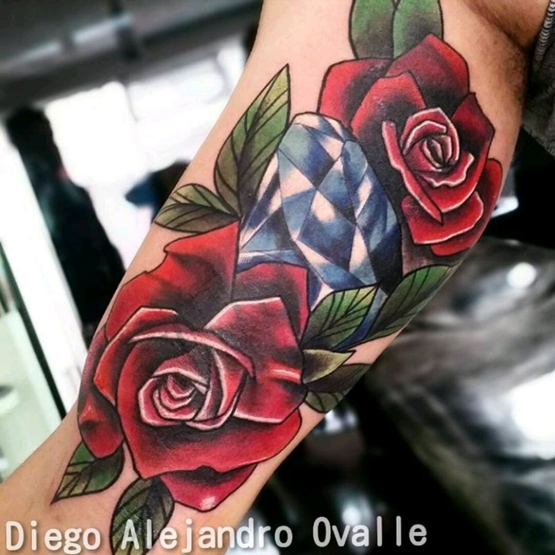 Tattoo uploaded by Diego Alejandro Ovalle • #neotraditional #rose  #realisimtattoo #Cover_up #tattoo #diegoalejandroovalle • Tattoodo