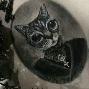 I really want something like this on my thigh, I think that Alien Cat Matilda is one of the most beautiful cats in the world, even after she got her eyes removed.. She's a strong cat, and I admire that! I wanna win because I really don't have the money to get tattooed, but I have so many ideas! Also I went to NYC once and that city was the reason my social anxiety has gotten a lot better, that city has so much meaning to me and my biggest dream is to come back and get a memory that lasts for a life time! #megandreamtattoo #meganmassacre #dreamtattoo