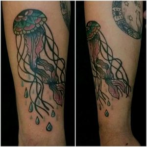 #jellyfish #traditional #traditionaltattoo #tattoosp #aguaviva #rraditionaljellyfish