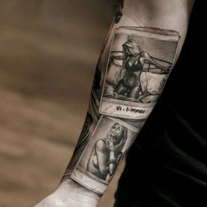 Loving this kind of tattoo, great job by @mistertroshin . Such a good inspiration. #sleeve #armtattoo #mistertroshin #blackandwhite #polaroid #pictures