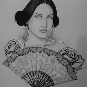 Gipsy woman #gipsygirl #woman #portrait #roses #fan #blacknwhite #Blackandgrey