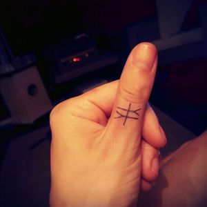 Handpoke tattoo on my thumb #fingertattoo