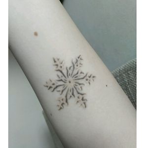 My second and most recent tattoo ❄ #snowflaketattoo #whiteinktattoo