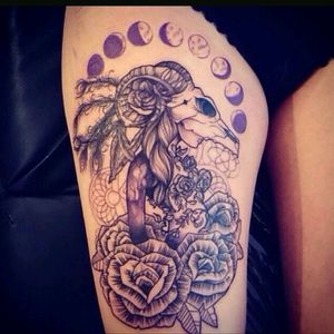 #meganamassacredreamtattoo #megandreamtattoo this really speaks to me. The moon is the most beautiful thing I've ever seen. And even while we die, the moon shall shine. I would love this tattoo done on my thigh. That's why I joined . I've seen your work and I'm in love with your style cx. Hit me if this was enough to peek your interest 😁@megan_massacre