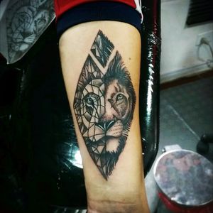 #lion #liontattoo  #geometic #colombiaink #Colombianartists