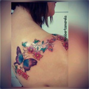 E para ela flores delicadas borboletas e muitas cores, obrigada😉 #tattoofeminina #tracosfinos #delicada #tats #tatuaje #flowers #flores #borboleta #colors #tattoocolors #TatuadoraBrasileira #robertamarela #robertanogueira #worktattoo