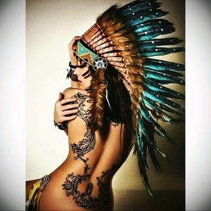 1/2 My dream tatoo would be a girl with an Indian hat and a skull make-up on her face. *__* #megandreamtattoo
