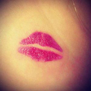 #LipsTattoo#SexyShoulder#Pip#JesseltonTattoo