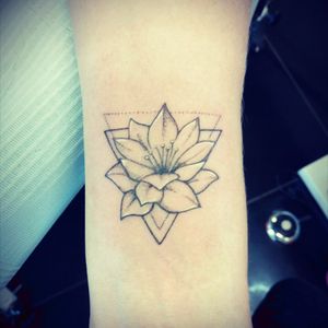 Flower... tiny tattoo