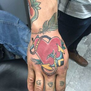 #handtattoo by Kevin. #tattoo #tattoo #hand #heart #hearttattoo #anchor #anchortattoo #love #colorpack