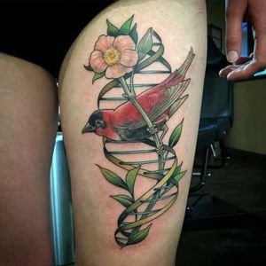 How can you not #love this #thightattoo by Nathan Adsit? #wow #beautiful #tattoo #colortattoo #DNA #birdtattoo #flowers #flowertattoo #amazing #nofillterneeded