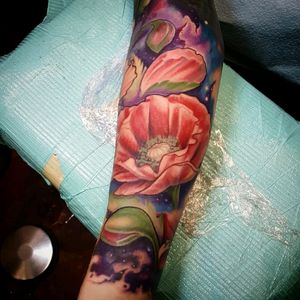 Space flowers .....#pdxtattoo #tattoosnob #tattooartistmagazine #artcollective #tattooistartmag #gresham #portland #portlandtattoo #realistictattoo #bestink #besttattoo #superbtattoos #supportgoodtattoos #chickswithtattoos #ladytattooers #femaletattooartist