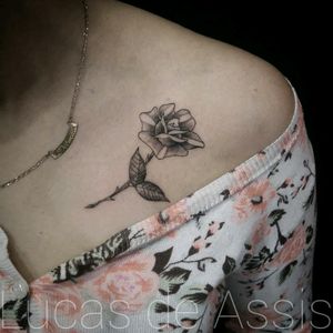 Delicate rose #tatuagem #tattoo #blackwork #rose #delicateflower #delicatetattoo #delicaterose #Tattoodo #fineline
