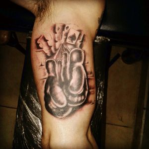 #tattoo #tattoos #tattooartist #blackwork #blacktatto #blacandgrey #tattoosbyleo #tatuadorargentino #box #sports #tattoolife #😎👌