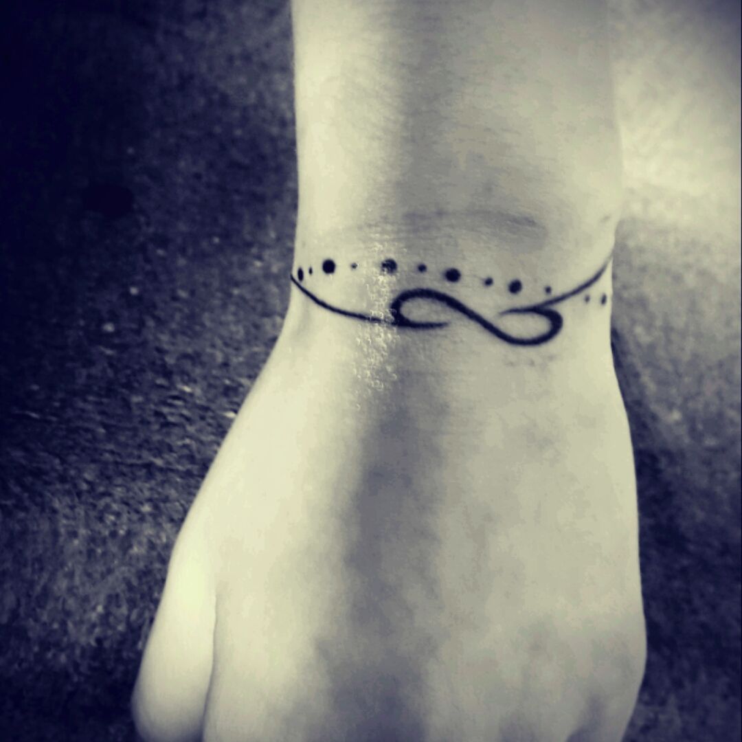 Far Auckland Behandle Tattoo uploaded by Jada • Dolphin ankle bracelet #Infinity Tattoo Shop  #Toledo, OH • Tattoodo