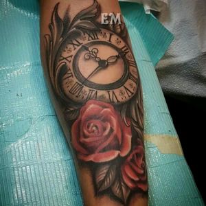 Classy clock....#pdxtattoo #tattoosnob #tattooartistmagazine #artcollective #tattooistartmag #gresham #portland #portlandtattoo #realistictattoo #bestink #besttattoo #superbtattoos #supportgoodtattoos #guyswithtattoos #chickswithtattoos #amazingtattoos #cleantattoos #pdx #pnw #pdxink #greshamoregon #ladytattooers #springfieldoregon #roseburg #eugene #tattoodo
