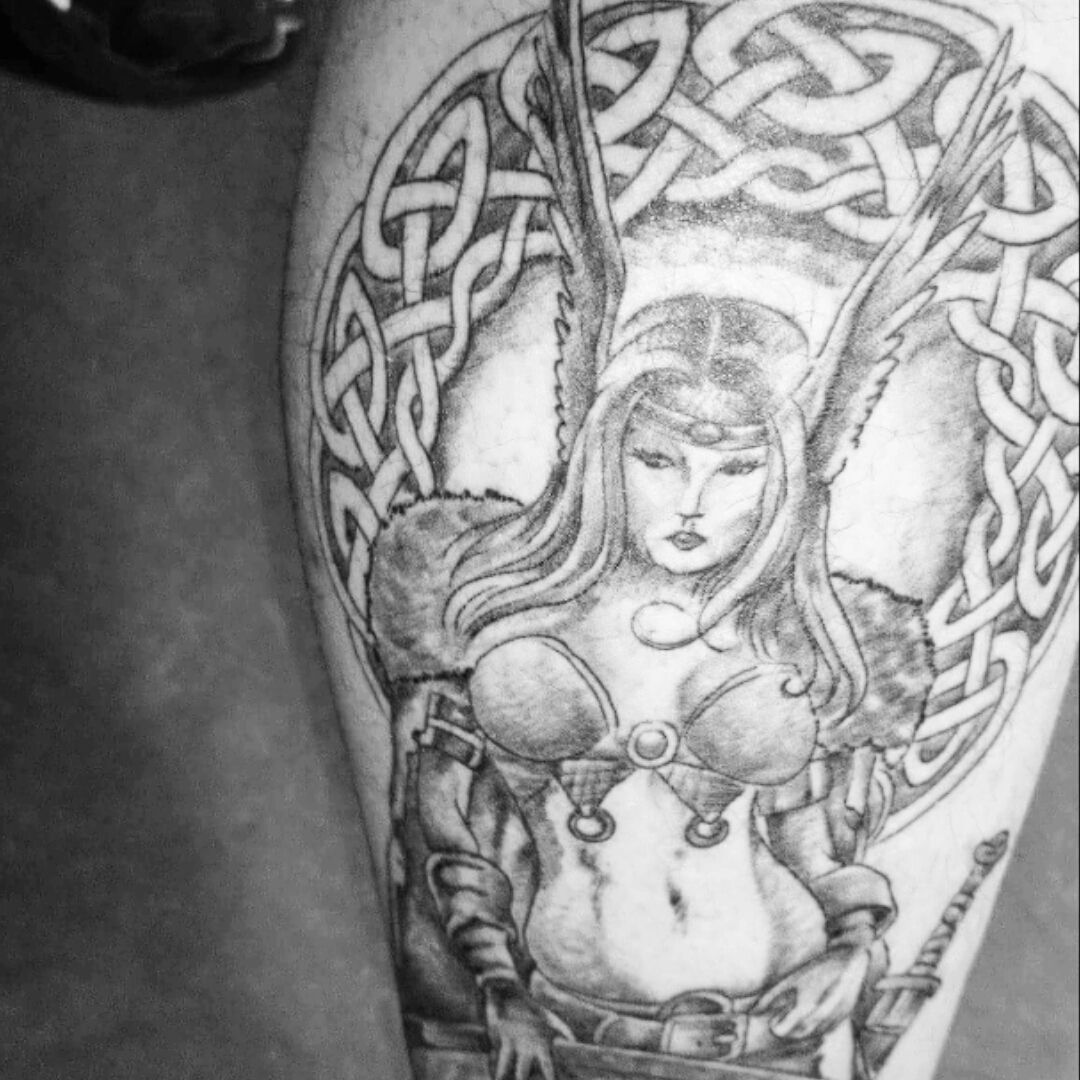 Tattoo uploaded by rcallejatattoo  Warrior lady tattoo by Shine  ShinhyeKim Shine blackandgrey fineline shieldmaiden warrior woman  portrait realistic realism  Tattoodo
