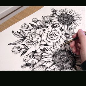 #MEGANDREAMATTOO  I have been dreaming of getting a half sleeve of flowers like these 😍
