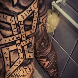 #blackwork #tattoo #blackandgreySoon done with upper body.