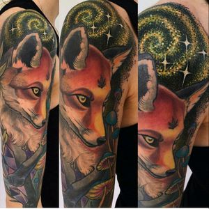 I love foxes! And galaxy themes! Tattoo by Miryam Lumpini