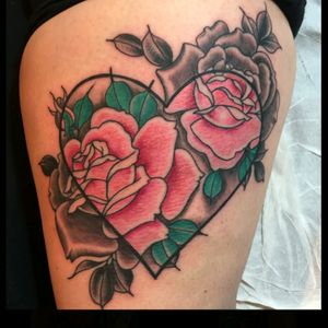 Without love you have nothing🌹 ♥#appletattoo #mattlucci #RochesterNY #roses #pink #heart #blackandwhite #love #thigh