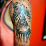 #rafa-Tattoo #arm_tattoo #piramid #blacandgrey