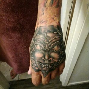MY NEW HAND TATTOO DONE AT MY SHOP @mild2wild_tattoo_ IN LAS VEGAS NEVADA! TATTOO BY @robby_slaughter_tattooartist