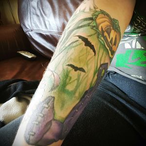 Abit of filling on my sleeve 😊 cute bats #newtattoo #tattoo #tattoolove #alternativegirl #tattooedgirl #sleeve #light #rightarm #forearm #bats #forest #woods