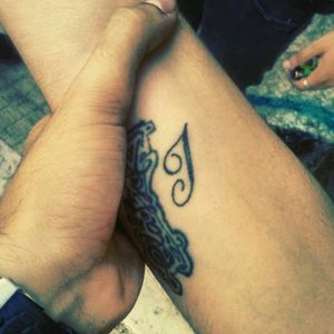 Only needle #reies #reiestattoo #tattoo #dots #italian #letter #lettering #tattooscript #Black #technical #tecniche #Crotone