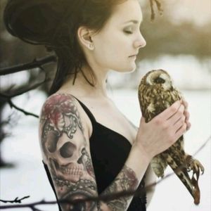 #girl #girlandskull #animal #skull #sexy #tattooedwoman
