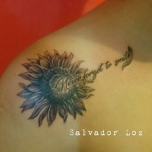 #sunflower #flower #salvadorloz #srcamaleon #blackandgrey
