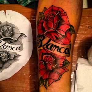 #rosas #roses #tatuaje #tattoo #tattooing #neotraditional #tattooart mñn #neotraditionaltattoo  #name #nombre #ink #inked  #diseño  #design #tattooday  #bogota #colombia #tatuadorescolombianos Diseño propio