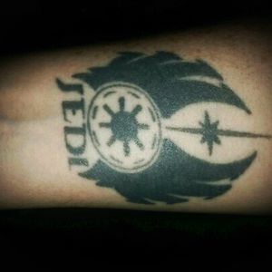 Jedi Emblem I got back in 2008. This is a variant symbolising the alliance of the Republic and Jedi Order #StarWars