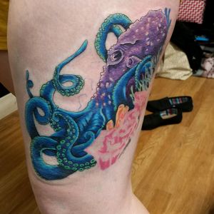 Still got a bit of work to do on this one, finish up the coral and add a ship #femaletattooartist #femaletattooist #ink #tattoo  #enternalink  #sea  #underwater  #color  #octopustattoo  #coral