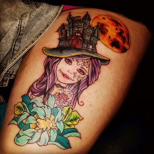 One of my own creations #femaletattooartist #femaletattooist #ink #tattoo #enternalink #witch #hauntedhouse #moontattoo #halloweentattoos #moon #gypsy #flowertattoo #flower #gemstone