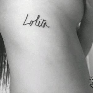 'Lolita', para Alicia. Gracias Información y citas: valknuttattoo@gmail.com #tattoo #tattoolife #tattooist #design #diseño #diseñodetatuaje #ink #blacktattoo #sketch #nabokov #mandala #tattooart #drawing #draw #singleline #love #amor #original #lifestyle #lovetattoo #tattooedwomen #tattooedgirl #tattooed #model #lolita #surrealart #madrid #tattoomadrid #tatuaje #lolitafashion