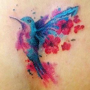 #tattoo #hummingbirdtattoo #hummingbird #ink #tattosimake #tatuajeacuarela #watercolortattoo #fullcolortattoo #colibrí #tatuaje