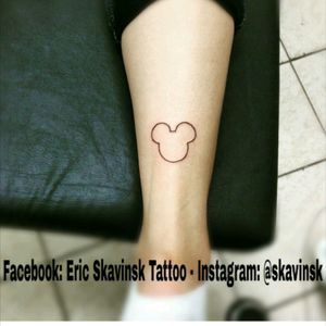 Instagram: @skavinsk #ericskavinsktattoo #disney #mickey #linestattoo #delicatetattoo #tattoodelicada #linhas #disneyland #personagem #cool #ink #inked #tatuagemfeminina #tattoo2me #tattooosasco #tattoosp #tattoobrasil #eletricink #tattoodo #artfusion #namps