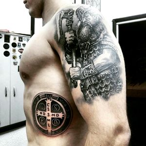 Tattoos by @dallier#viking #blackandgrey #pretoecinza #dallier #tatuadoresbrasil #axe #machado