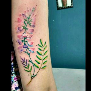 Tattoo by Renan Slim #ink #inked #tattooart #tattooage #botanical #flowertattoo #flower #botanicaltattoo #tattooer #tattooartist #tattooist #tatuador #tattoo #tattoos #tattooed #tattooing